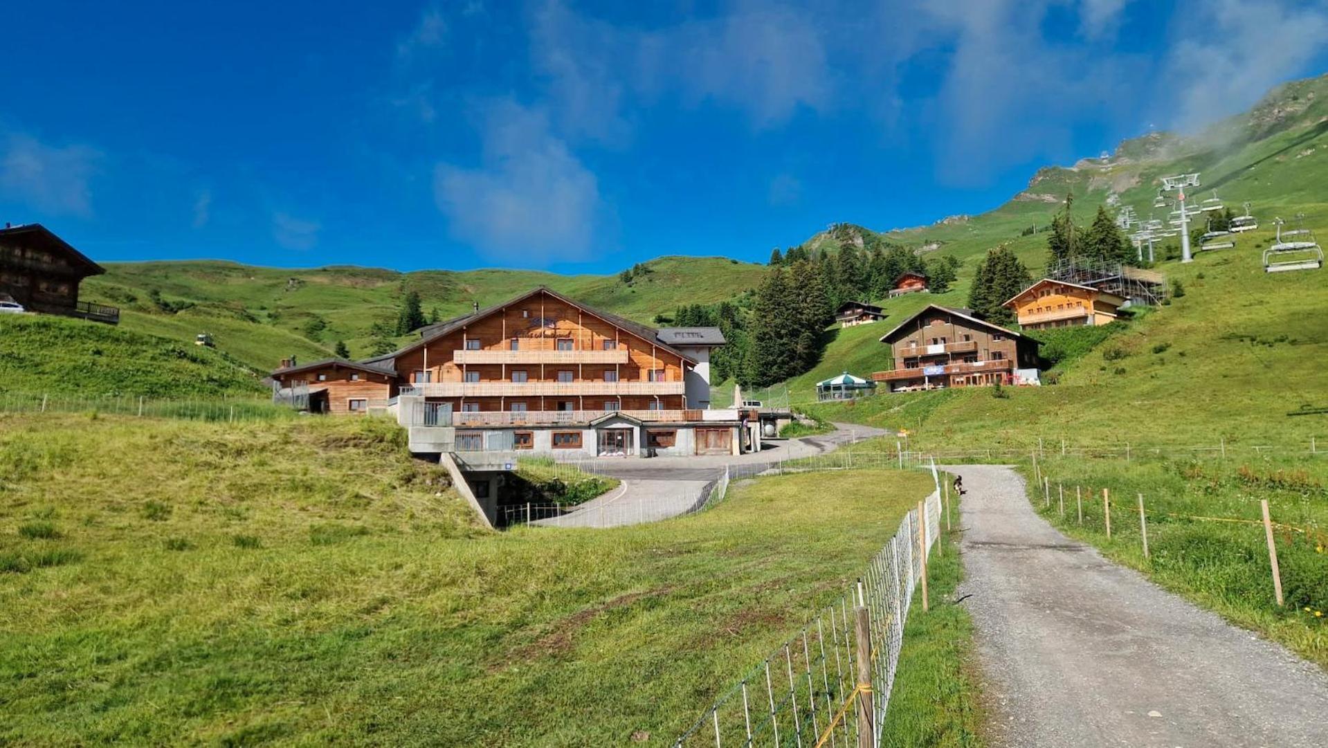 Montriond - Bike & Hotel Les Crosets